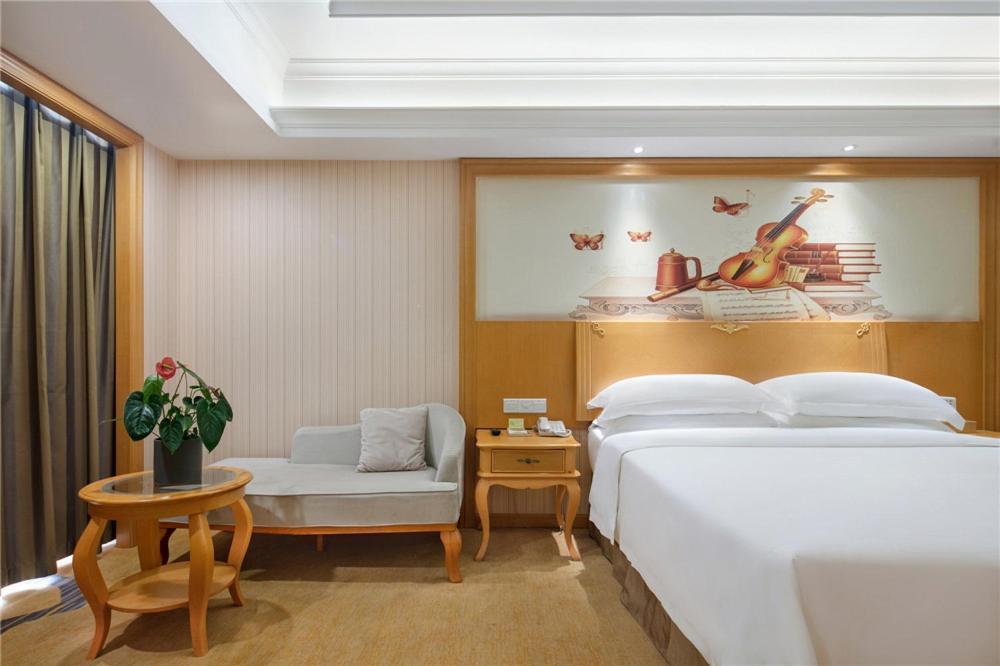 Vienna Hotel Zhengzhou Zhongyuan Futa Exterior foto