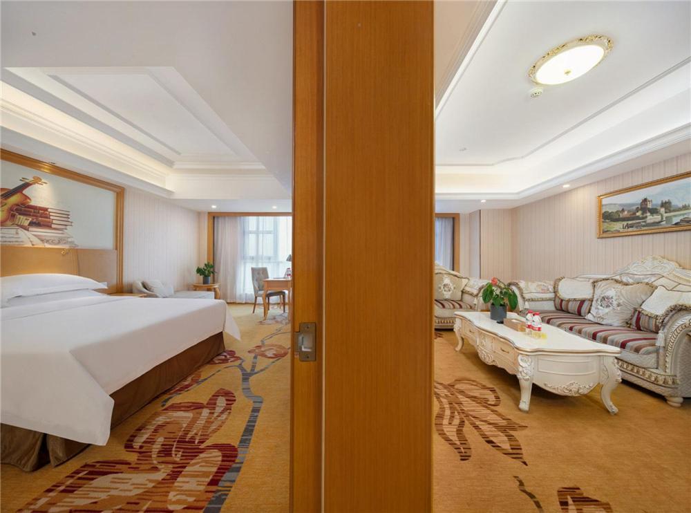 Vienna Hotel Zhengzhou Zhongyuan Futa Exterior foto