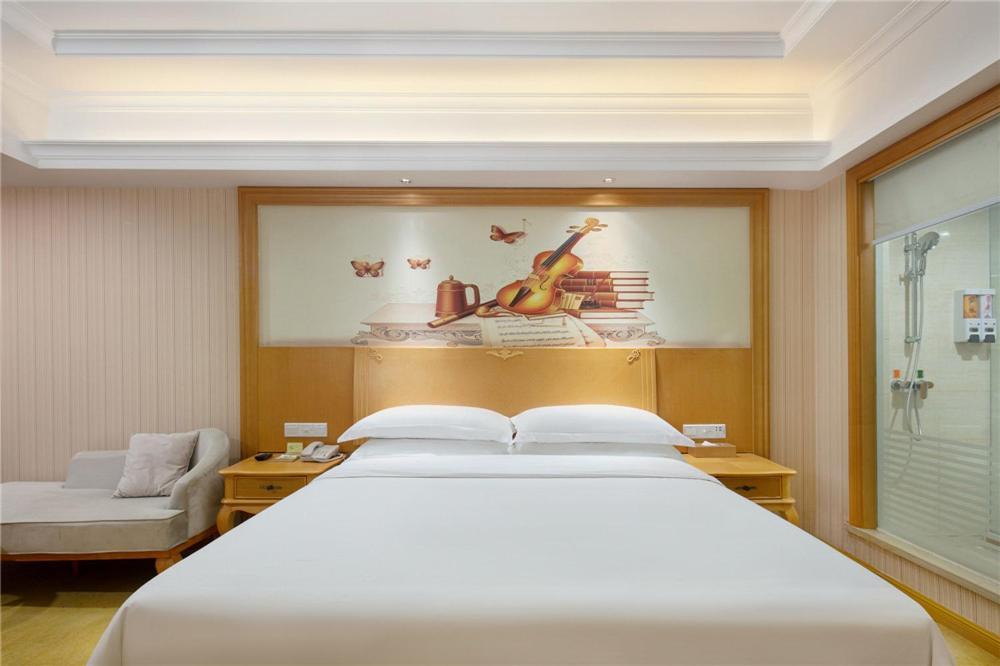 Vienna Hotel Zhengzhou Zhongyuan Futa Exterior foto